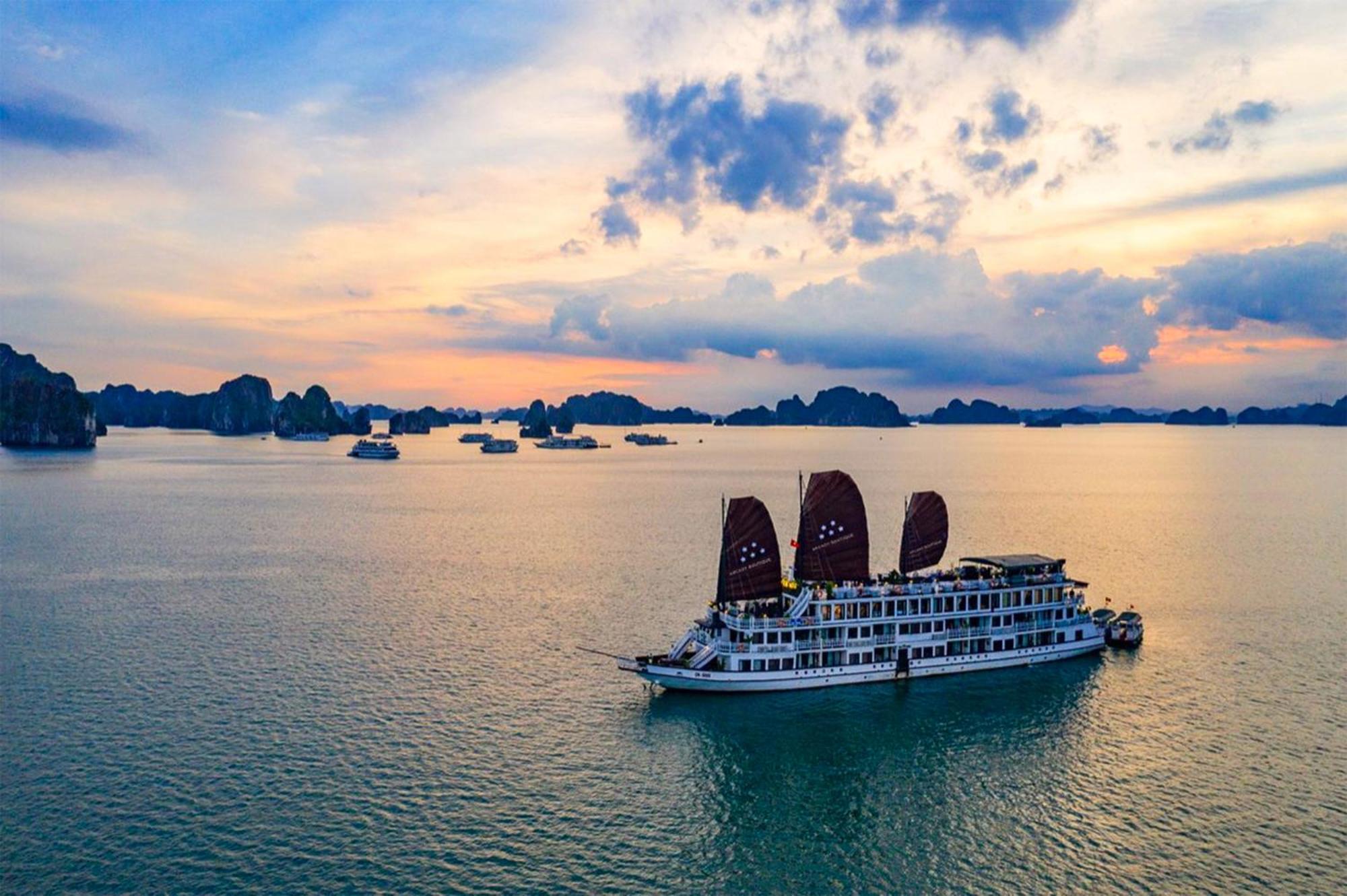 Halong Arcadia Cruise Hotel Ha Long Exterior photo